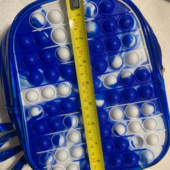 ⭐️🌺 SPECIAL 🌺⭐️Brand new Boys/Girls pop it back pack - Picture 3 of 5